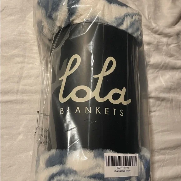 Lola Blankets Cosmic Blue Baby blanket size is 30x36 - Picture 2 of 4